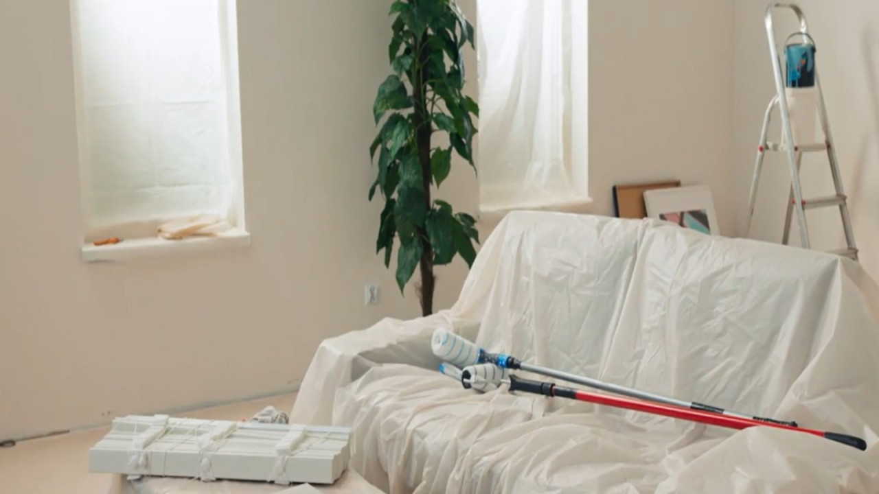 Renovarea costă dublu faţă de acum 7 ani. Trucurile prin care românii economisesc mii de lei