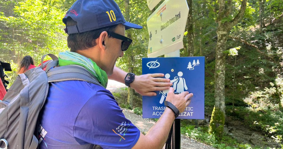 Un traseu montan unic în România, dedicat persoanelor cu deficiențe de vedere, a fost inaugurat