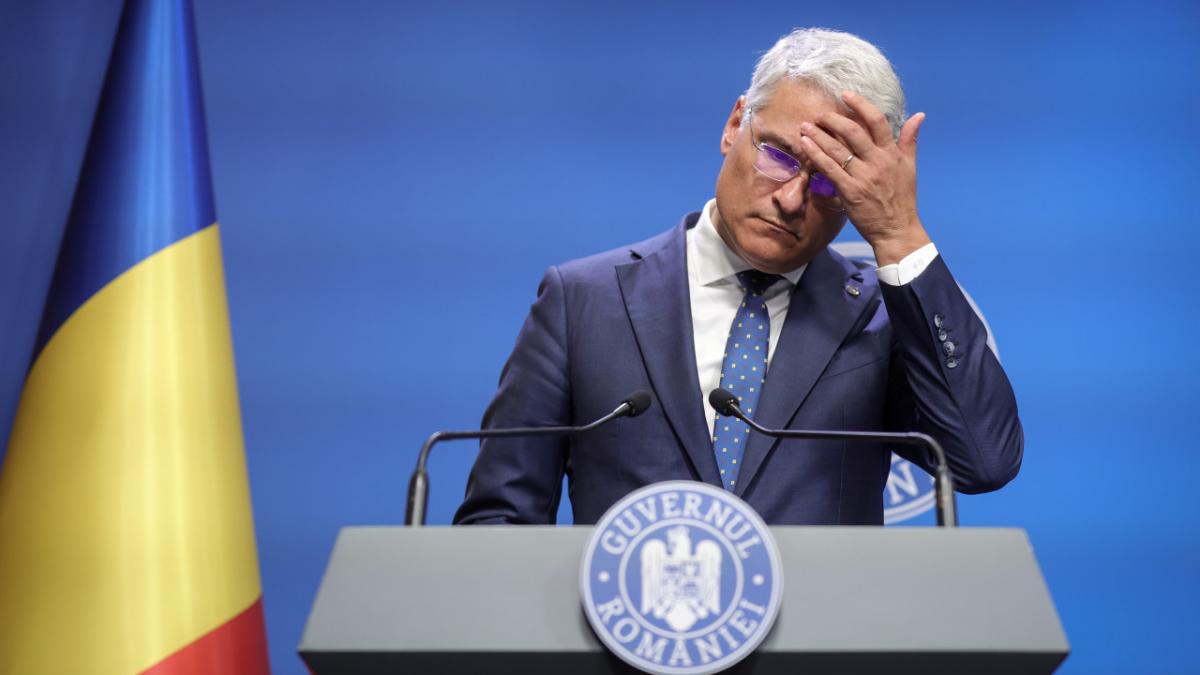 Noua lege a salarizării: Pîslaru și-a calculat rapid plusul pe care îl va avea la salariu, dar „s-a blocat” la profesori. Diferențe uriașe sub sloganul de „echitate”