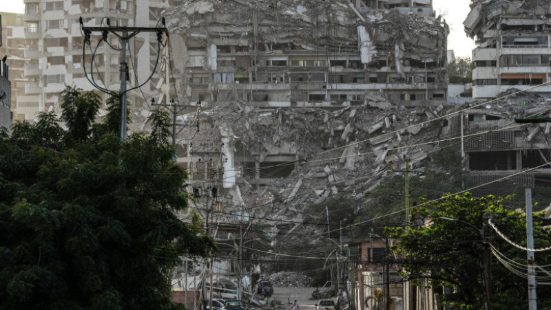 Salvatorii continuă căutările printre dăr&acirc;mături după cutremurele din Venezuela. Sursa: Profimedia