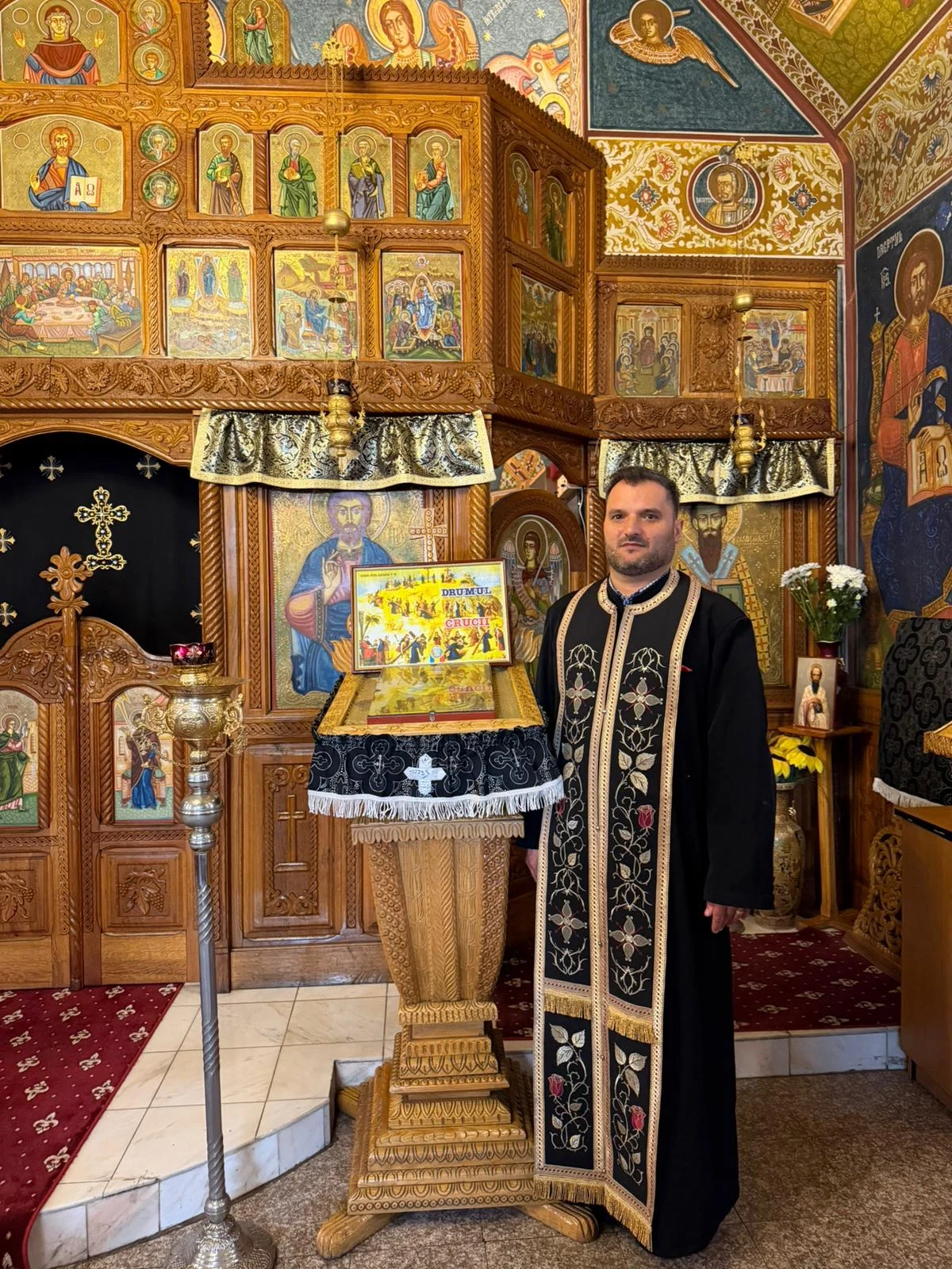 Preotul slujește la Biserica &bdquo;Vasile cel Mare-Spital&rdquo; de aproape 10 ani FOTO: A. Mitran