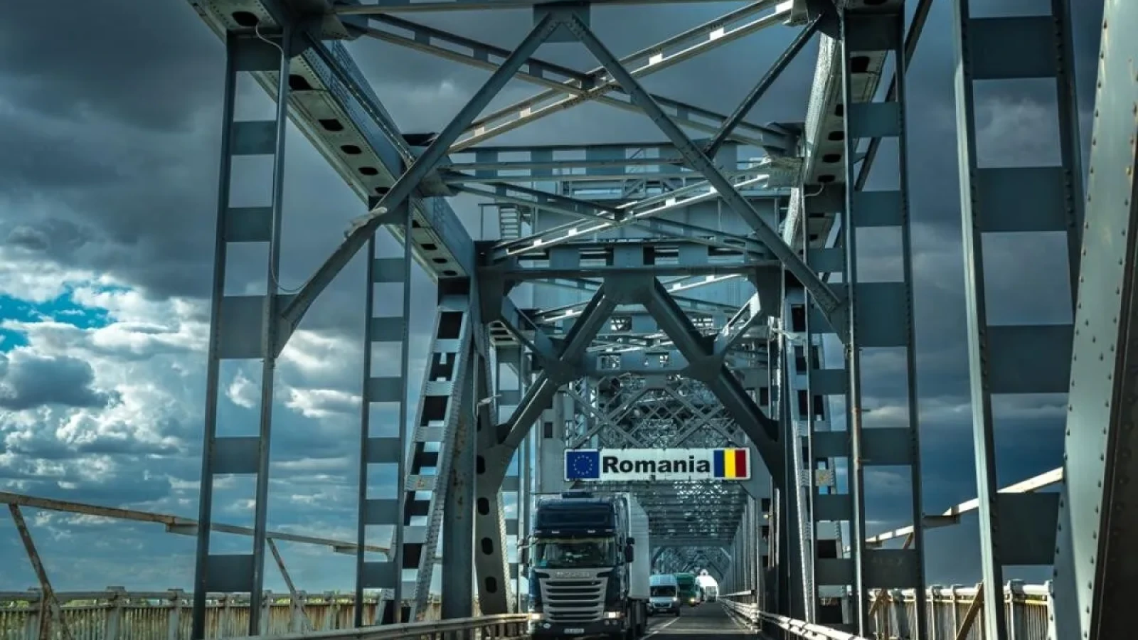 Podul Prieteniei Giurgiu-Ruse se redeschide complet traficului: anunțul MAE Podul Prieteniei Giurgiu-Ruse se redeschide complet traficului: anunțul MAE