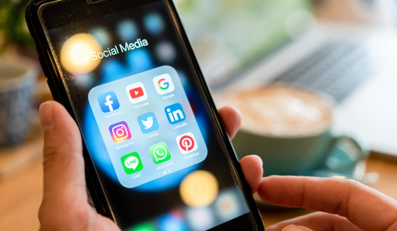 Adolescenții români se lovesc de două mari probleme online. Verificarea vârstei nu rezolvă adevăratul pericol de pe rețelele sociale Adolescenții români se lovesc de două mari probleme online. Verificarea vârstei nu rezolvă adevăratul pericol de pe rețelele sociale