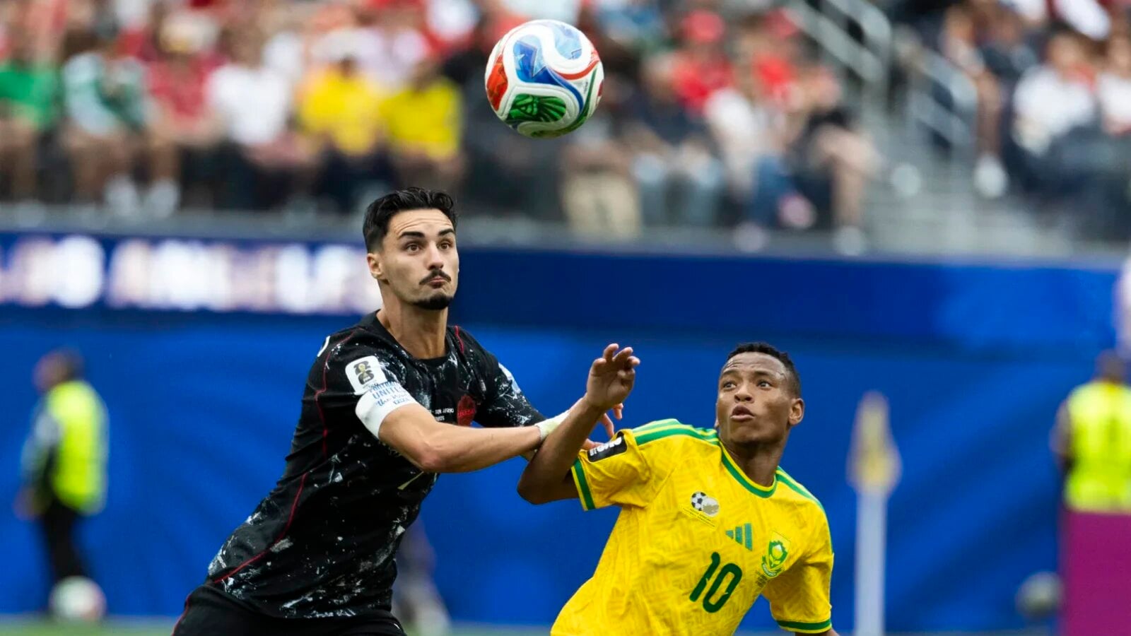 Dramatism total la Cupa Mondială! Canada învinge Africa de Sud în prelungirile meciului și este prima echipă calificată în optimile competiției Dramatism total la Cupa Mondială! Canada învinge Africa de Sud în prelungirile meciului și este prima echipă calificată în optimile competiției
