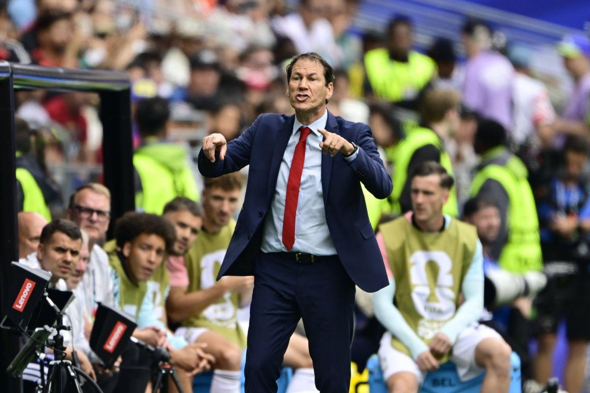 Selecționerul Belgiei a dezvăluit cum a reușit cea mai spectaculoasă „remontada” de la Mondial: „Senegal a făcut o mare greșeală” Selecționerul Belgiei a dezvăluit cum a reușit cea mai spectaculoasă „remontada” de la Mondial: „Senegal a făcut o mare greșeală”