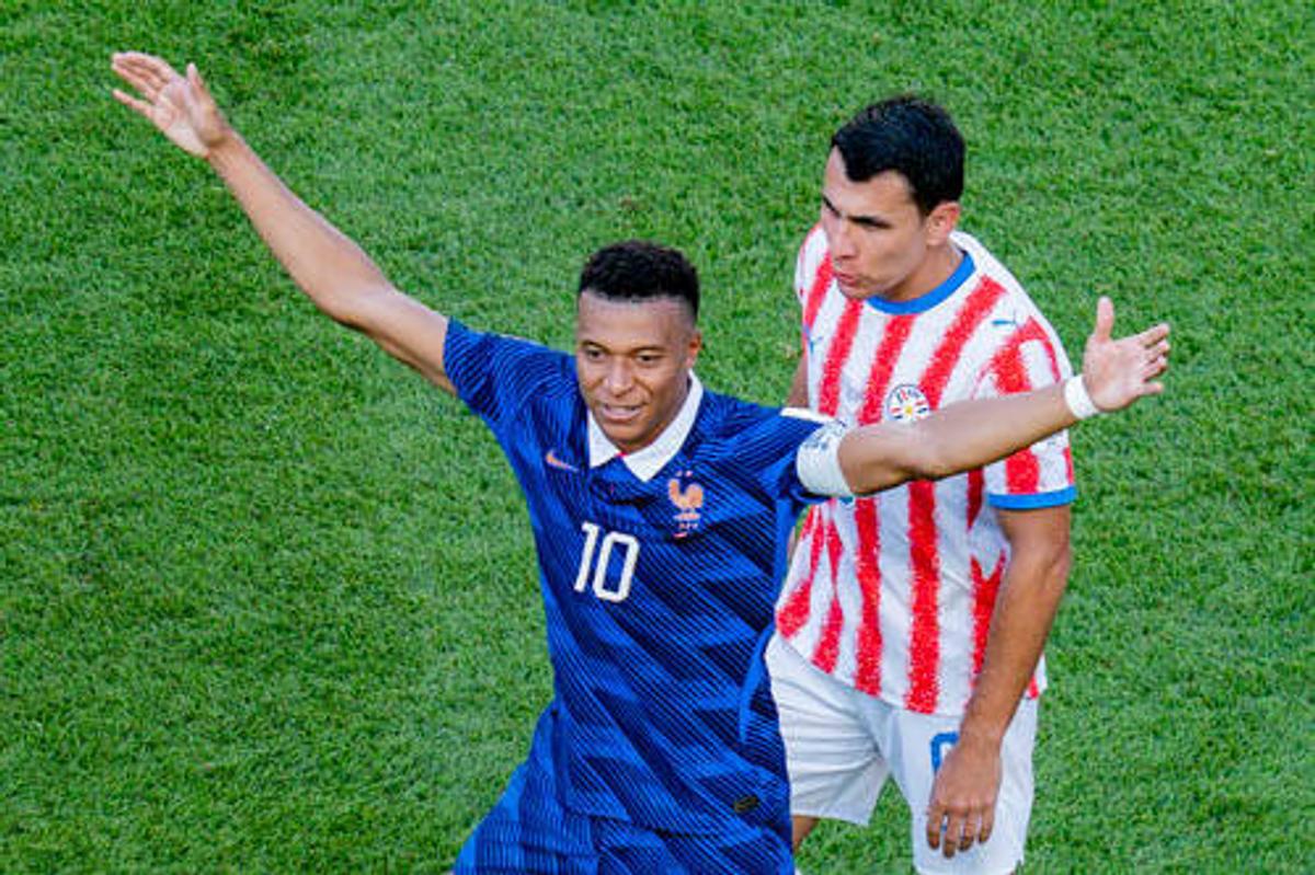 Imaginile care l-au transformat pe Mbappe în „inamicul numărul 1” în Paraguay! Ce s-a întâmplat după fluierul final Imaginile care l-au transformat pe Mbappe în „inamicul numărul 1” în Paraguay! Ce s-a întâmplat după fluierul final