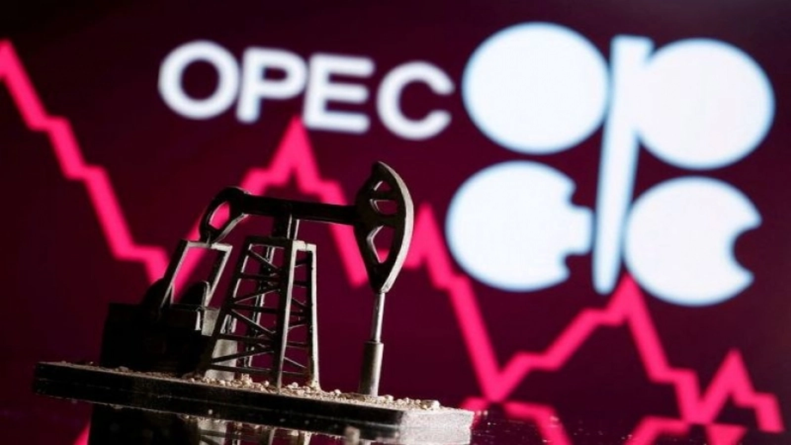 OPEC+ trece prin testul reluării exporturilor după războiul din Golf. Producția crește din august, în timp ce prețurile scad