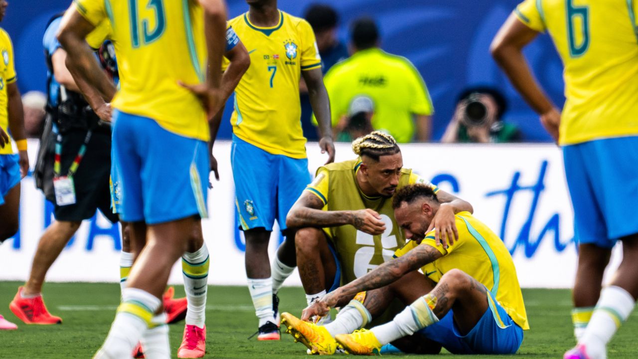 Neymar, în lacrimi după Brazilia -2 Neymar, în lacrimi după Brazilia -2