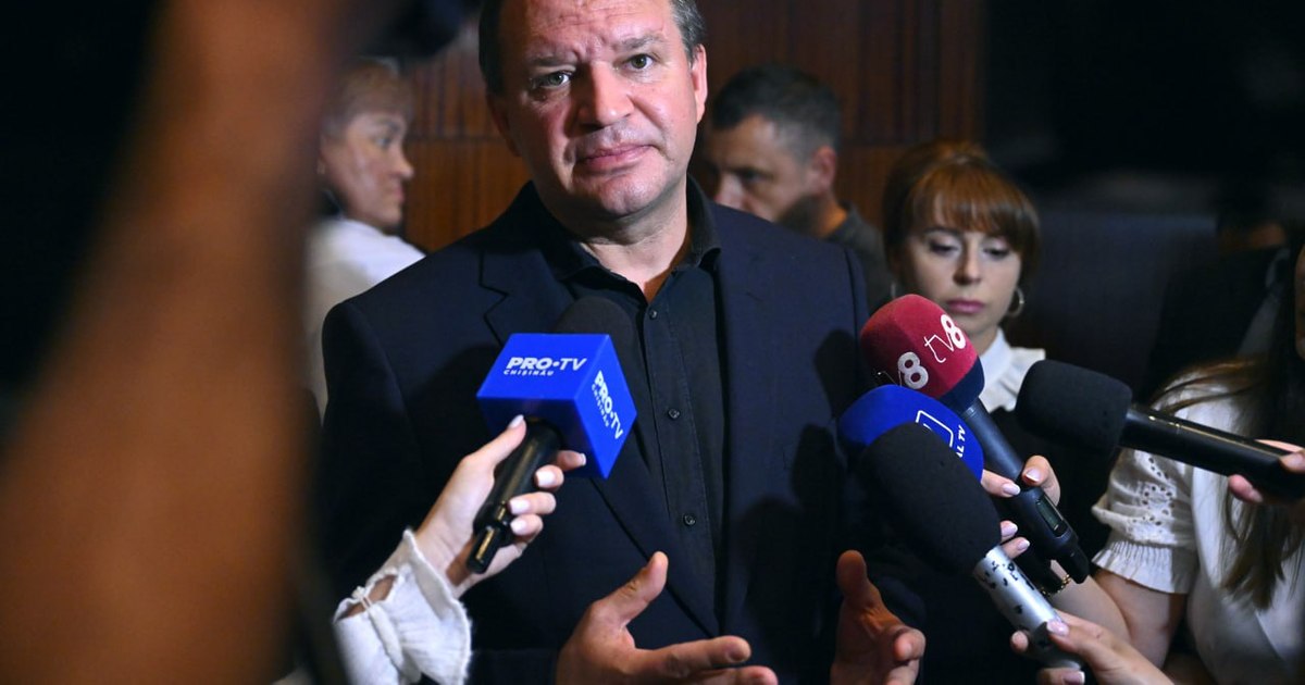 Primarul Chișinăului anunță moțiune de cenzură împotriva Guvernului Republicii Moldova și cere alegeri anticipate Primarul Chișinăului anunță moțiune de cenzură împotriva Guvernului Republicii Moldova și cere alegeri anticipate