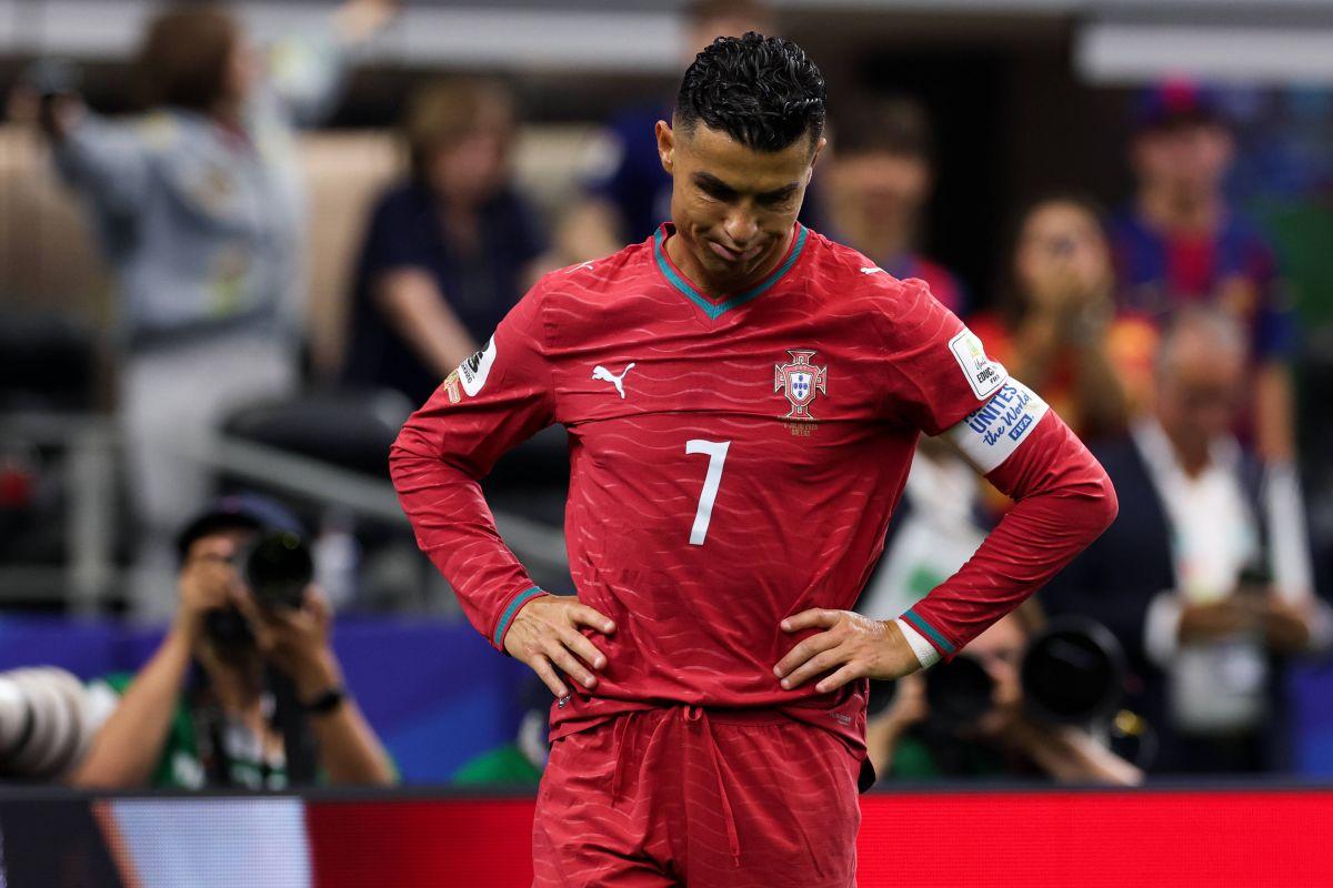 „Egoul nu-i permite! Cristiano, nu vrem să te ucidem, dar…” » Incredibil ce au scris portughezii despre Ronaldo, după eliminarea de la Mondial „Egoul nu-i permite! Cristiano, nu vrem să te ucidem, dar…” » Incredibil ce au scris portughezii despre Ronaldo, după eliminarea de la Mondial