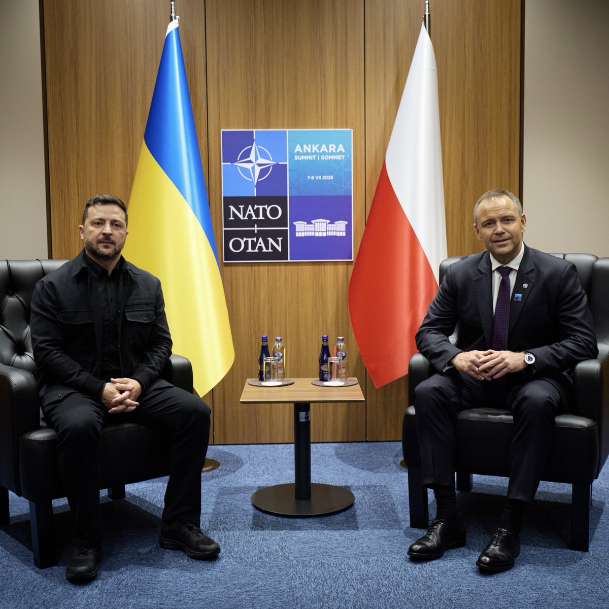 Nawrocki și Zelenski şi-au reluat dialogul la Ankara: „Mizăm pe Ucraina să înţeleagă” Nawrocki și Zelenski şi-au reluat dialogul la Ankara: „Mizăm pe Ucraina să înţeleagă”