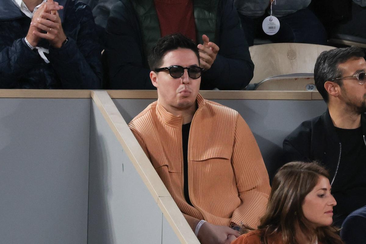 Fostul star al lui Arsenal și City, reținut sub suspiciunea de spălare de bani Fostul star al lui Arsenal și City, reținut sub suspiciunea de spălare de bani