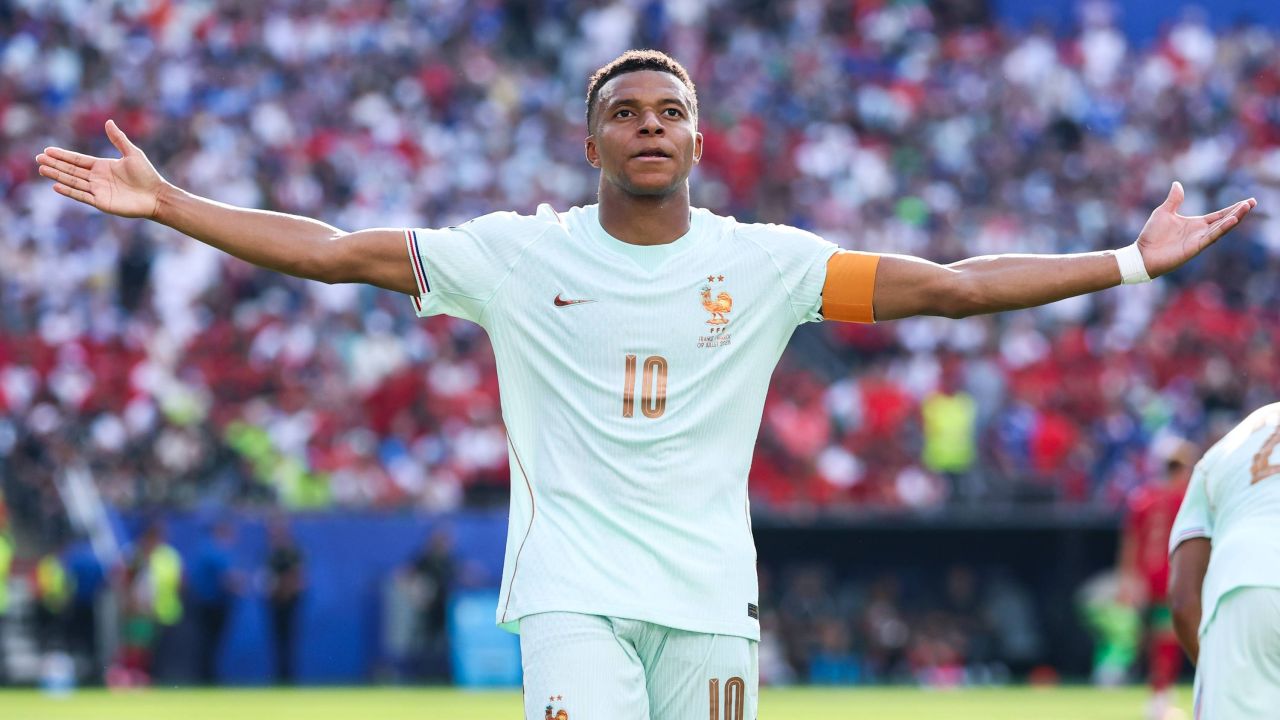 Încă un record pentru Kylian Mbappe! Este primul fotbalist din istorie care reușește asta Încă un record pentru Kylian Mbappe! Este primul fotbalist din istorie care reușește asta