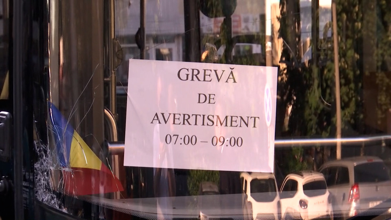 Haos în Galați după ce șoferii de autobuz au intrat în grevă nemulţumiţi de salariile mici Haos în Galați după ce șoferii de autobuz au intrat în grevă nemulţumiţi de salariile mici