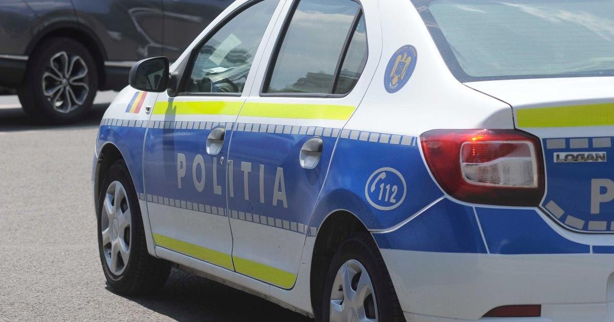 Momente tensionate în Sectorul 4. Un bărbat s-a baricadat în casă cu familia și amenința că se va sinucide. A fost scos de mascați