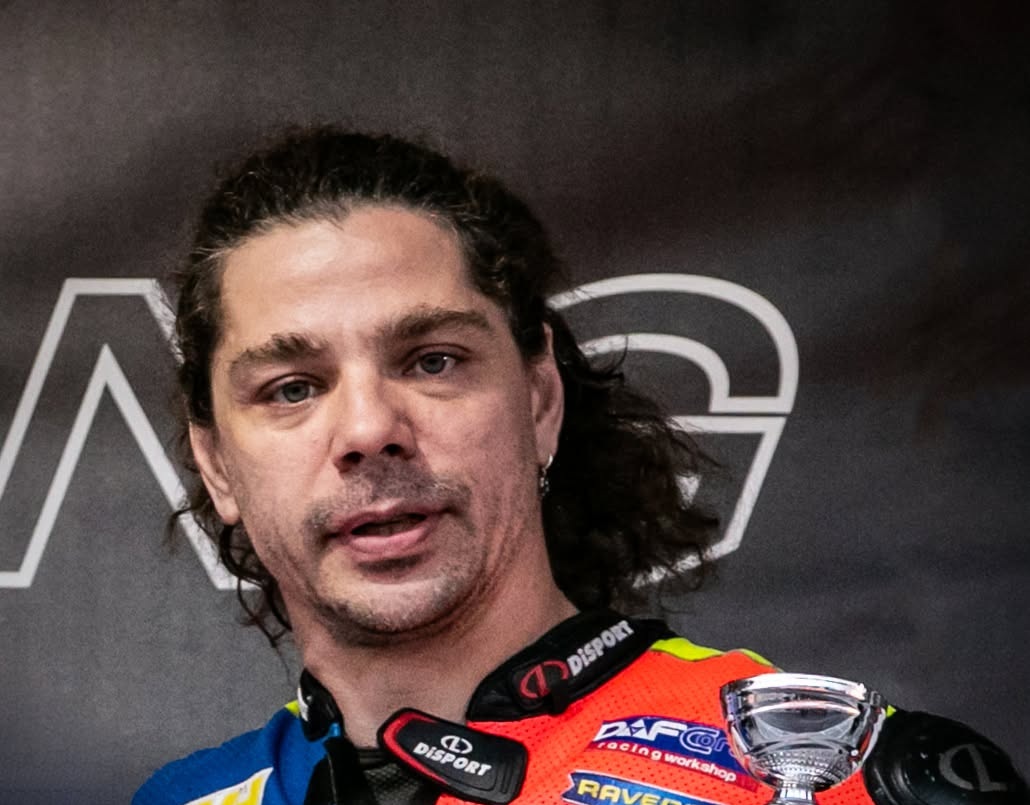 Pilotul Adrian Rus a murit în urma unui accident grav într-o competiție internațională de motociclism Pilotul Adrian Rus a murit în urma unui accident grav într-o competiție internațională de motociclism