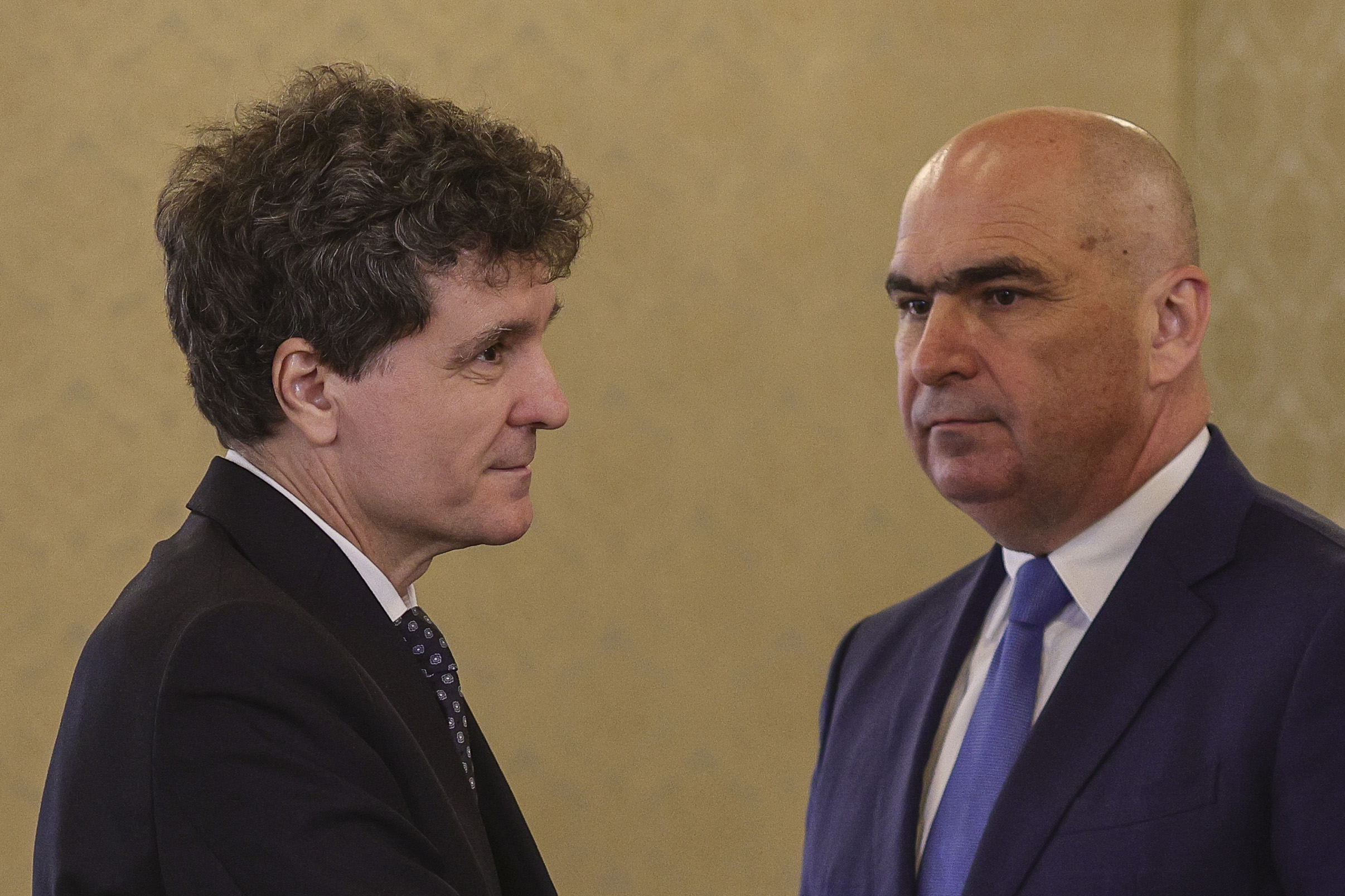 Nicușor Dan are o mare slăbiciune, oricum s-ar încheia negocierile de la Cotroceni. Efectul de bumerang al „planului Bolojan”