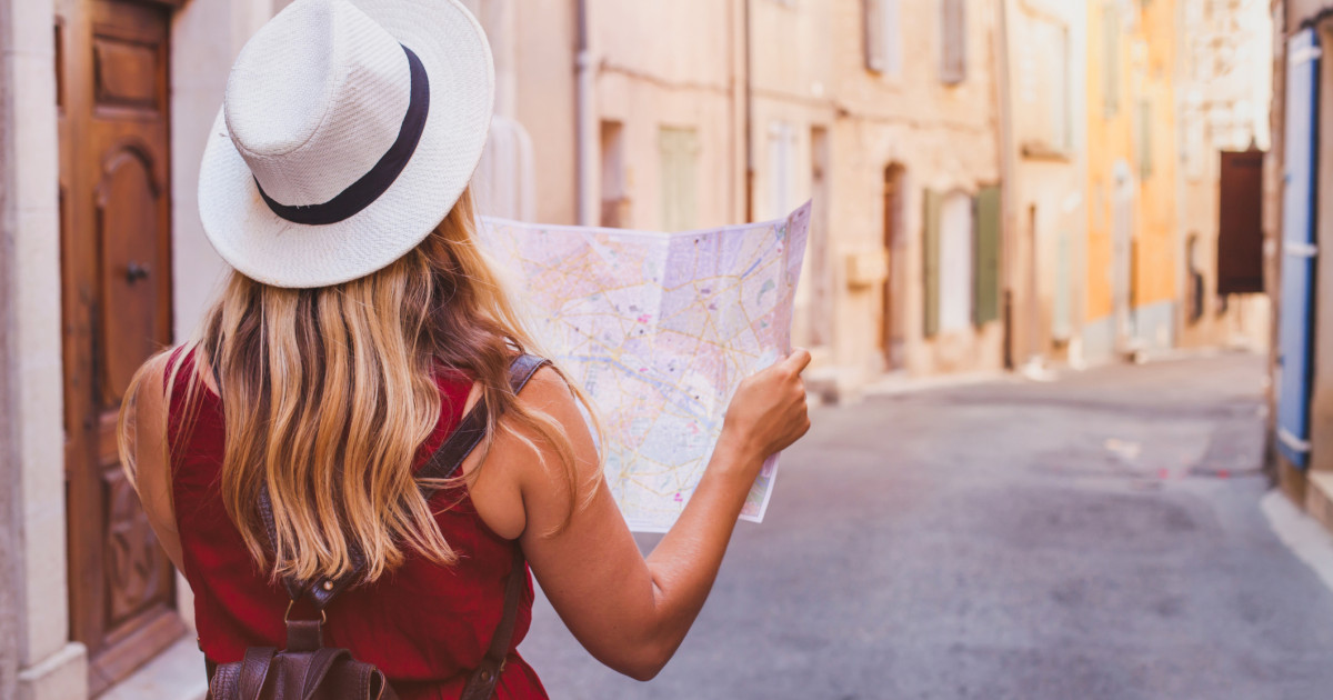 Destinația turistică din Italia unde turiștii riscă amenzi dacă se plimbă fără tricou sau în costum de baie: „Era și timpul” Destinația turistică din Italia unde turiștii riscă amenzi dacă se plimbă fără tricou sau în costum de baie: „Era și timpul”