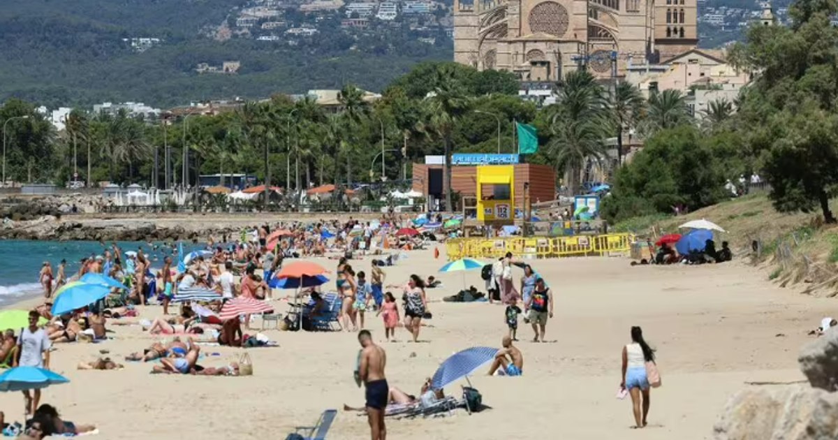O destinație populară din Europa, cu plaje superbe, lovită de scăderea cheltuielilor: „Mănâncă mai puțin în oraș și stau mai puține zile”