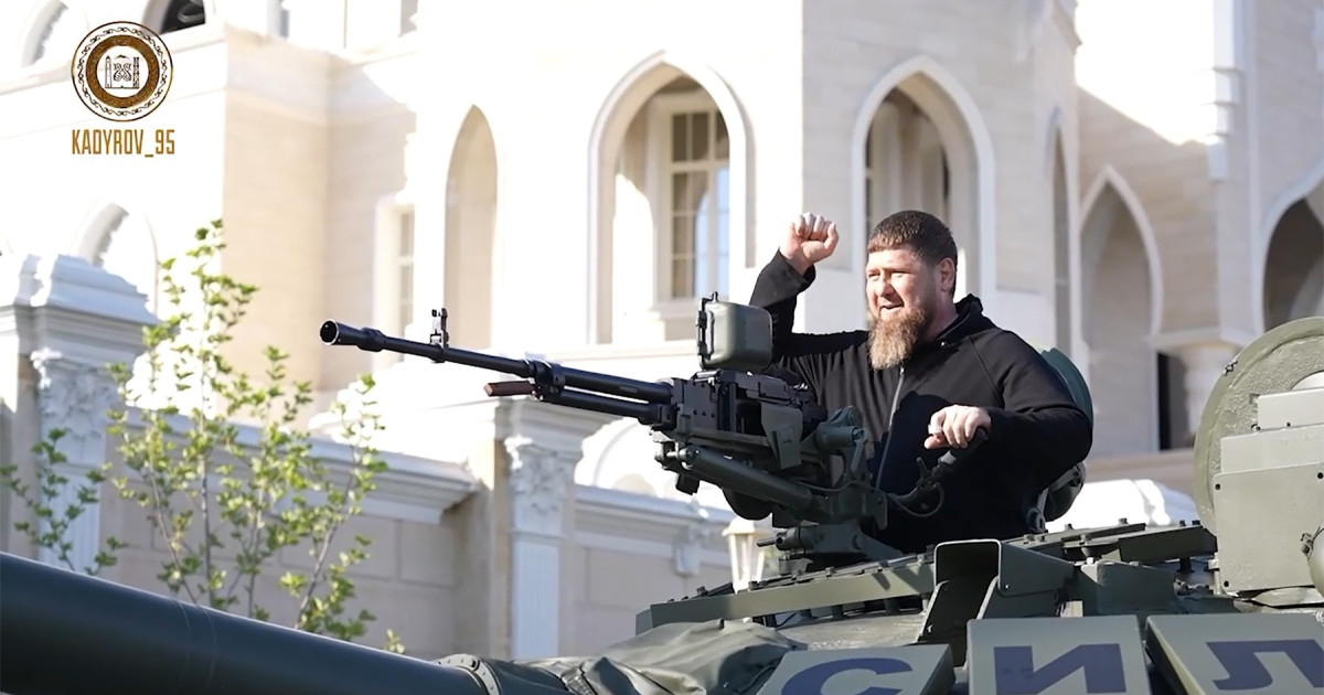 Ramzan Kadîrov spune că Rusia ar trebui să lanseze o operațiune militară împotriva țărilor NATO: „E timpul să deschidem focul” Ramzan Kadîrov spune că Rusia ar trebui să lanseze o operațiune militară împotriva țărilor NATO: „E timpul să deschidem focul”