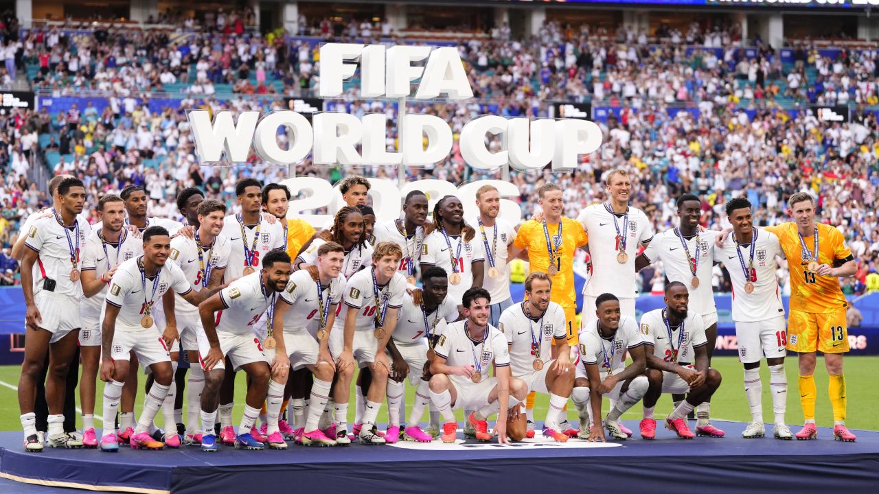 Imaginile bucuriei! Englezii au sărbătorit bronzul mondial după o victorie de povestit nepoților contra Franței Imaginile bucuriei! Englezii au sărbătorit bronzul mondial după o victorie de povestit nepoților contra Franței