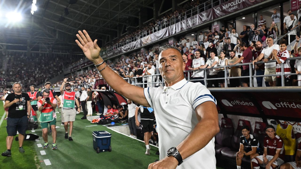 Pancu schimbă fața Rapidului la debut: „Azi am spart ghinionul!” Pancu schimbă fața Rapidului la debut: „Azi am spart ghinionul!”