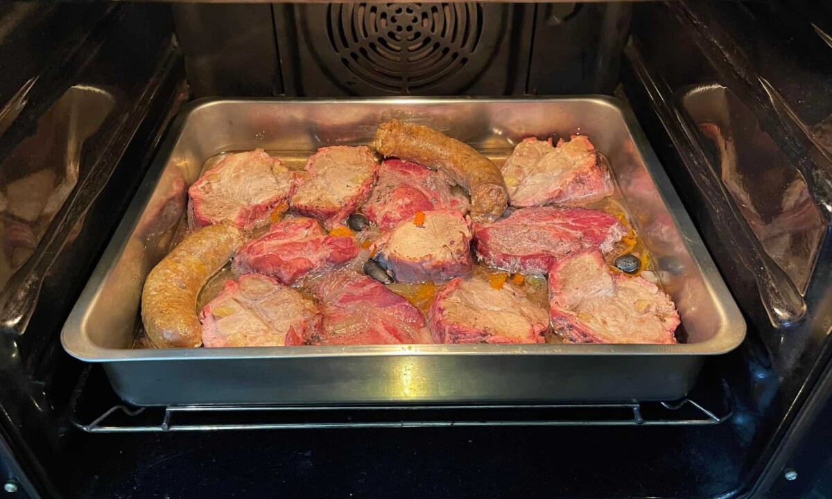 Câtă carne roșie e bine să mănânci pe săptămână. Ce beneficii are și de ce trebuie evitat excesul