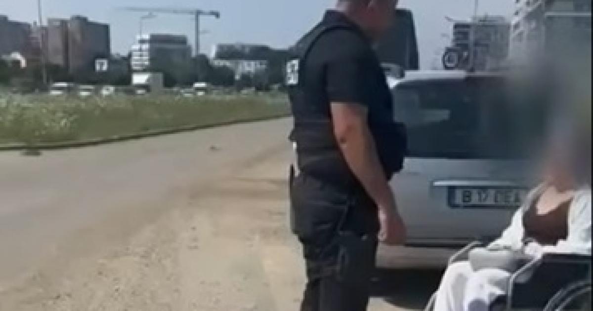 O femeie cerşea în Capitală la câţiva metri distanţă de maşina de lux a mamei ei. Ce au descoperit poliţiştii