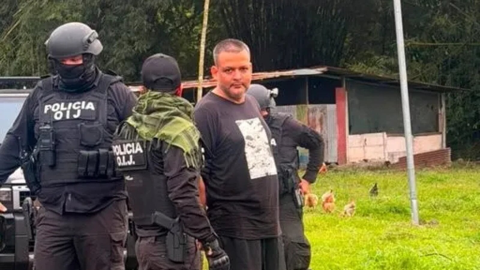 VIDEO ‘El Diablo’, traficantul pentru care SUA ofereau o recompensă de 500.000 de dolari, a fost arestat. Un mort și opt polițiști răniți în operațiunea de capturare VIDEO ‘El Diablo’, traficantul pentru care SUA ofereau o recompensă de 500.000 de dolari, a fost arestat. Un mort și opt polițiști răniți în operațiunea de capturare