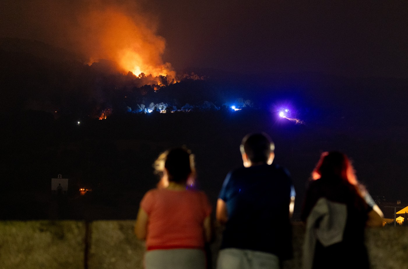 Clipe dramatice din cauza incendiilor: Ample operațiuni de evacuare  în Franța și Spania. Urmează „ore dificile”