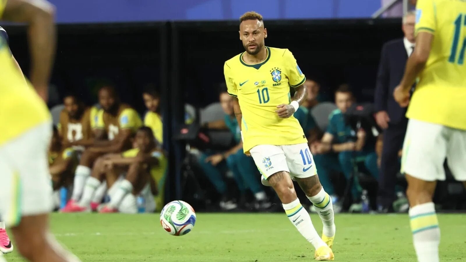 Neymar a revenit cu o dublă după Cupa Mondială, dar echipa sa, Santos, a ratat victoria
