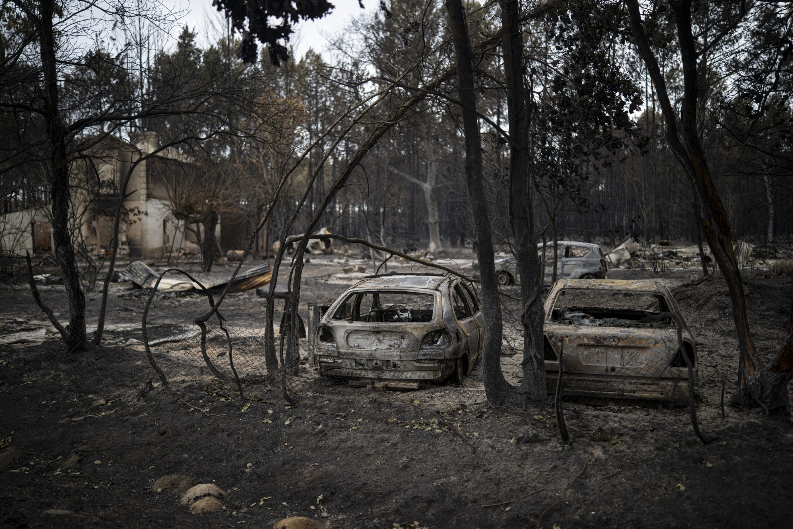 10 imagini care arată amploarea fără precedent a incendiilor din Franţa 