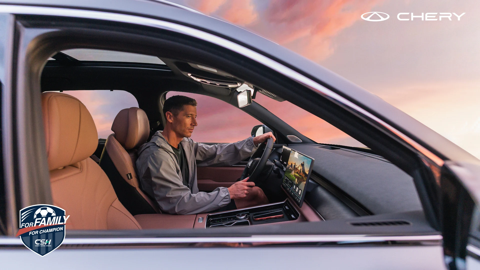 R Lewandowski TIGGO 9 CSH jpg